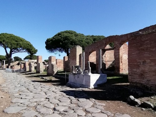 Osita antica fontana del decumano massimo